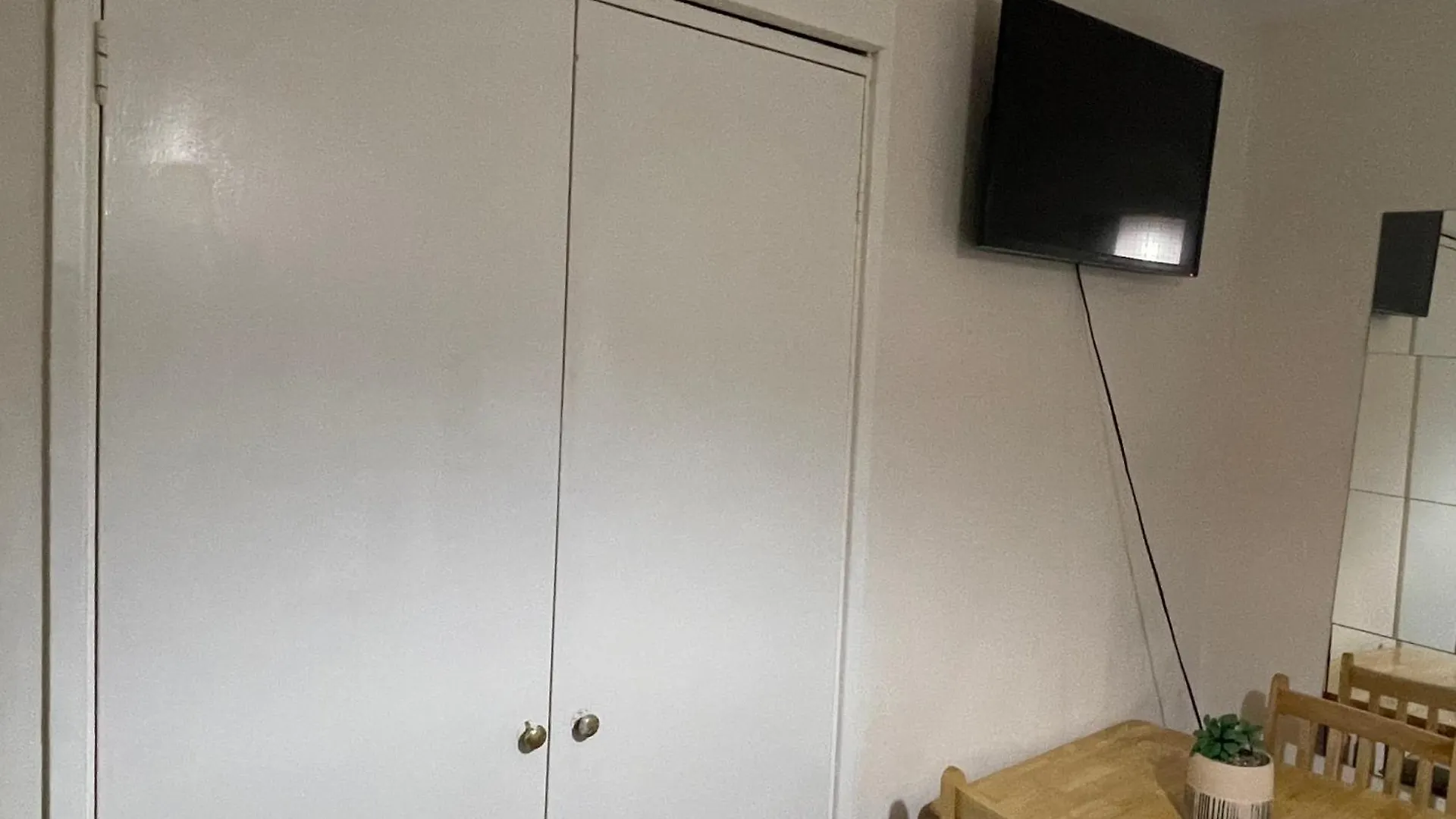 Comfortable Double Room London 0*,  United Kingdom